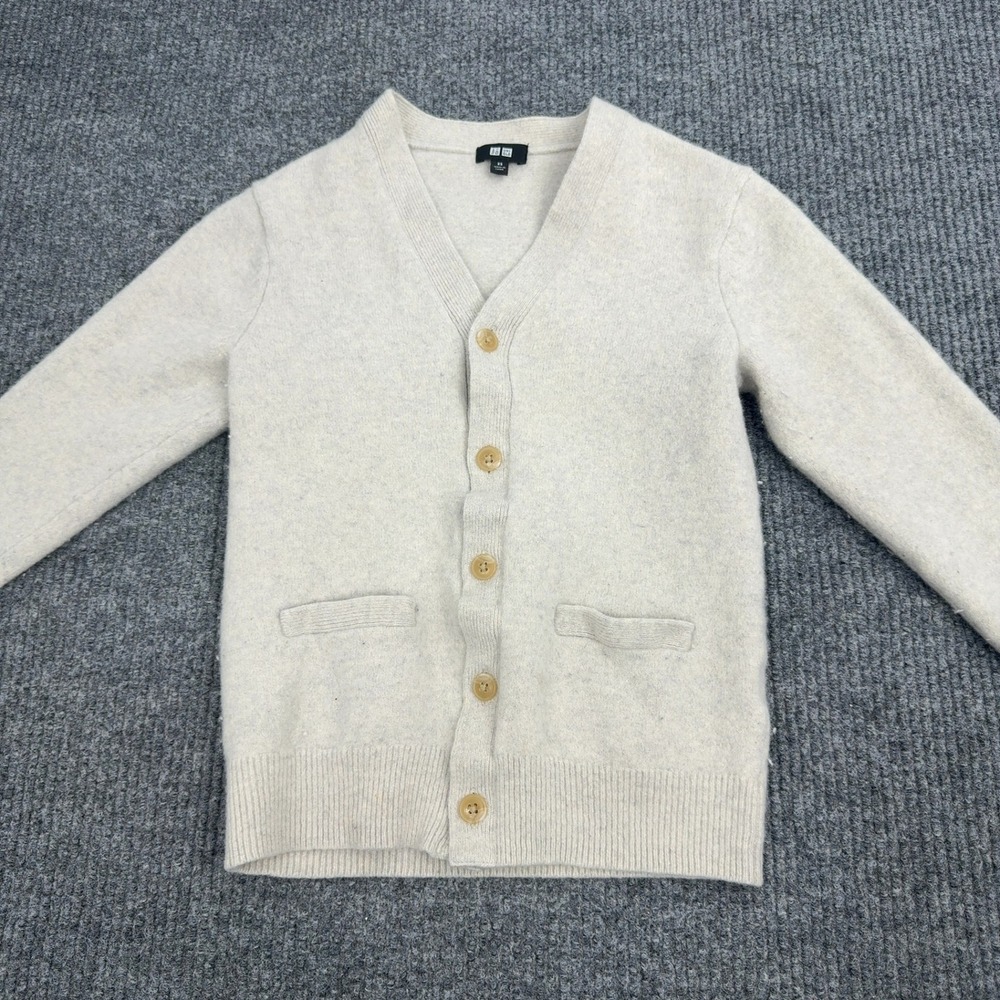 Uniqlo‎ Cardigan Sweater XS Cream 100% Wool Button Up V-Neck Knit Classic Style